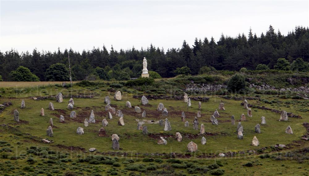 Les menhirs de Borée